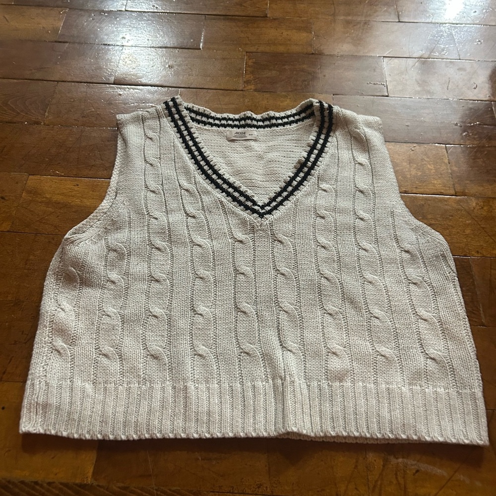 Ardene Knit V-Neck Sweater Vest in White and Black